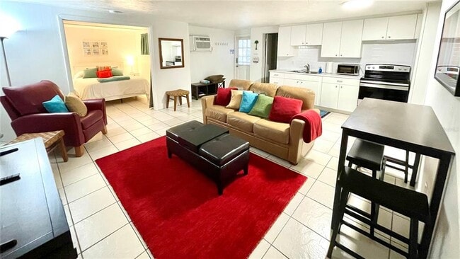 828 S Tuttle Ave in Sarasota, FL - Building Photo - Building Photo