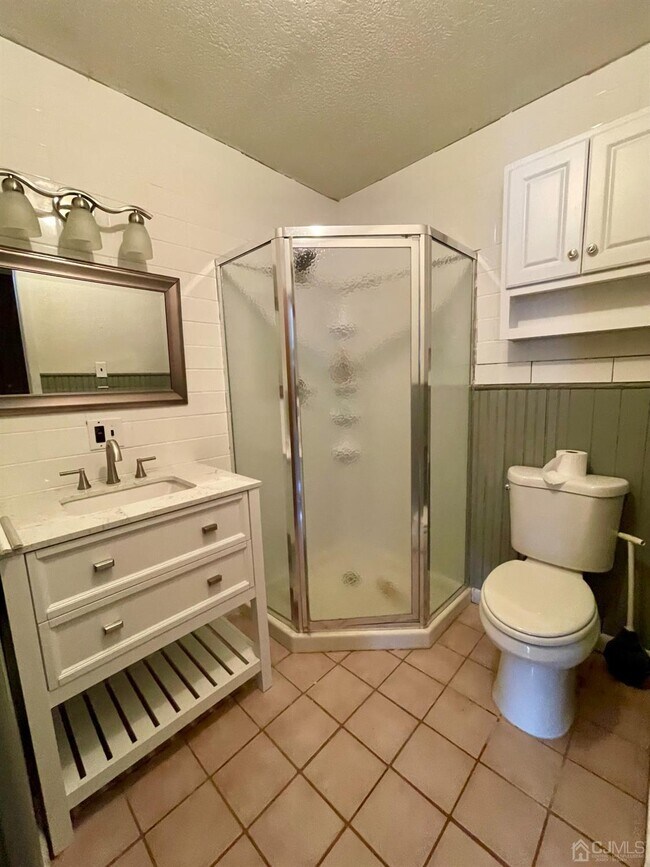 70 6th Ave in Woodbridge Township, NJ - Building Photo - Building Photo