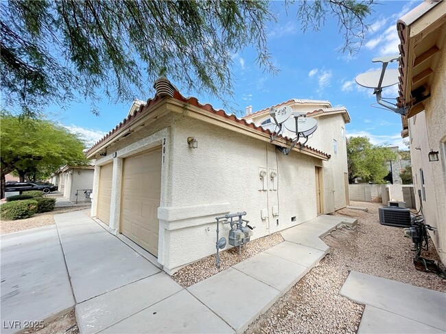 7554 Durham Hall Ave in Las Vegas, NV - Building Photo - Building Photo