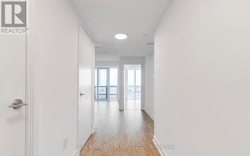 225 Malta Ave. in Brampton, ON - Building Photo - Building Photo