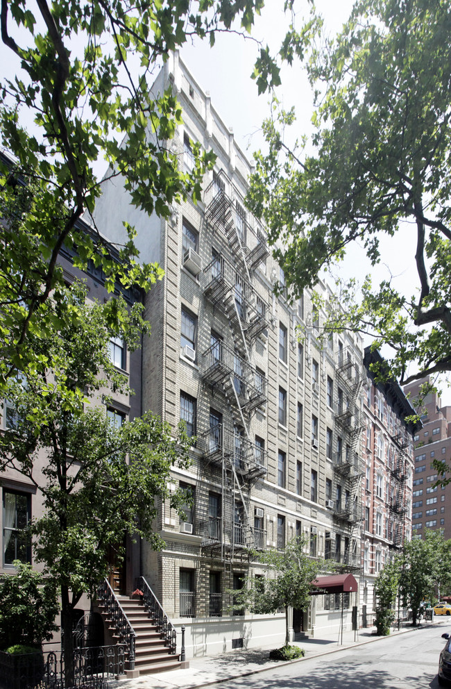 29-31 Charles St in New York, NY - Building Photo - Building Photo