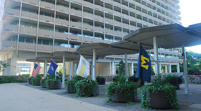 Huron Towers in Ann Arbor, MI - Foto de edificio - Building Photo