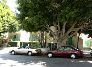 1240 N Cherokee Ave in Los Angeles, CA - Building Photo - Building Photo