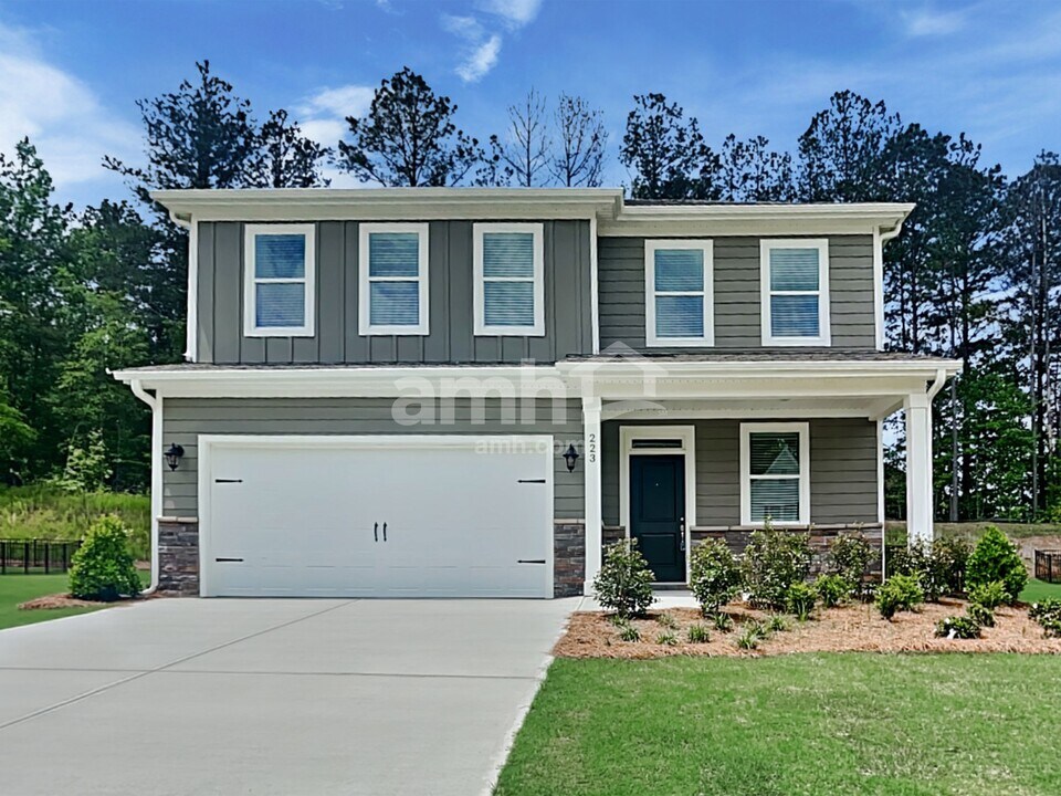 223 Sapling Way in Dallas, GA - Building Photo