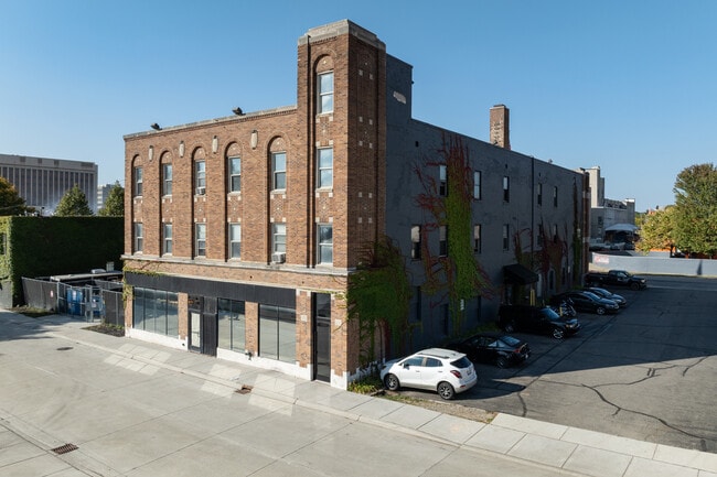 Pike St. Rentals LLC in Pontiac, MI - Foto de edificio - Building Photo