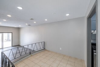 Wedgewood Apartments in Bloomfield, CT - Foto de edificio - Interior Photo