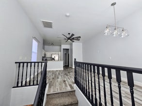 9233 E Neville Ave in Mesa, AZ - Foto de edificio - Building Photo