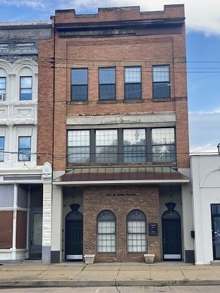 221 W Main St, Unit 3A in Carnegie, PA - Building Photo - Building Photo