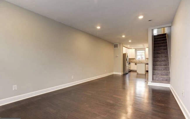 property at 307 S Newkirk St