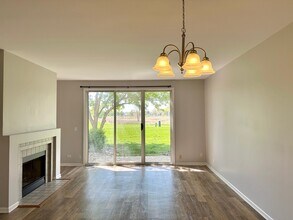 179 Polaris Dr in Lake In The Hills, IL - Building Photo - Building Photo