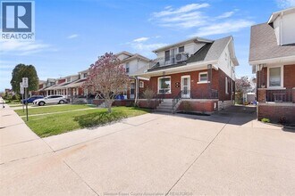 1069 Marentette Ave in Windsor, ON - Building Photo - Building Photo