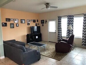 386 Shale Cir in Buda, TX - Building Photo - Building Photo