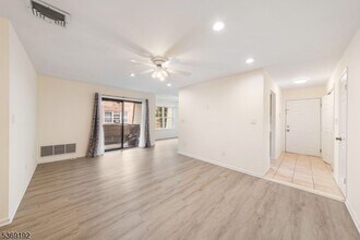 668 N Broad St in Elizabeth, NJ - Building Photo - Building Photo