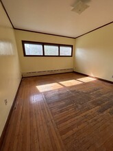584 Mt Hope Ave-Unit -1 in Fall River, MA - Foto de edificio - Building Photo