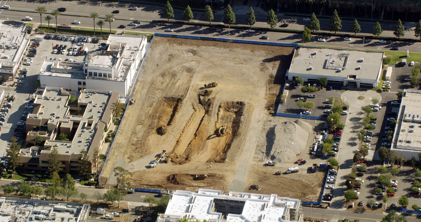 Elements Phase III in Irvine, CA - Building Photo