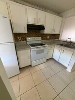 95 NE 41st St in Oakland Park, FL - Building Photo