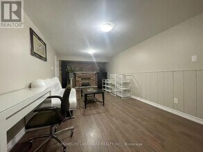 15 Orangewood Crescent in Toronto, ON - Building Photo - Building Photo