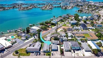 190 73rd Ave in St Pete Beach, FL - Building Photo