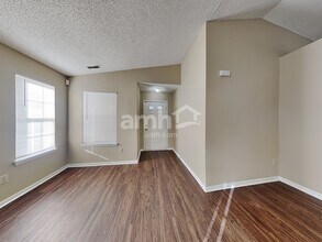 8036 Whistlewood Dr in Indianapolis, IN - Building Photo - Building Photo