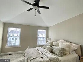 154 Woodwinds Dr in Collegeville, PA - Building Photo