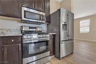 11169 Sandrone Ave in Las Vegas, NV - Building Photo - Building Photo
