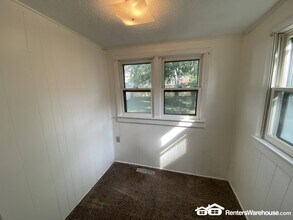 1229 Merle Hay Rd in Des Moines, IA - Building Photo - Building Photo