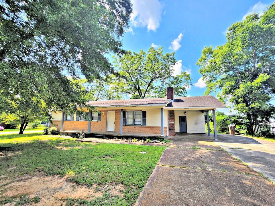 601 Clearview St SW in Decatur, AL - Building Photo