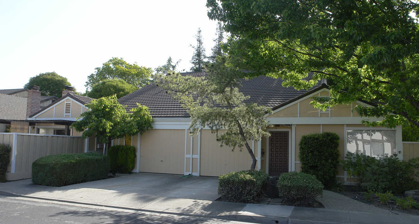 1130-1132 Roxie Ln in Walnut Creek, CA - Building Photo