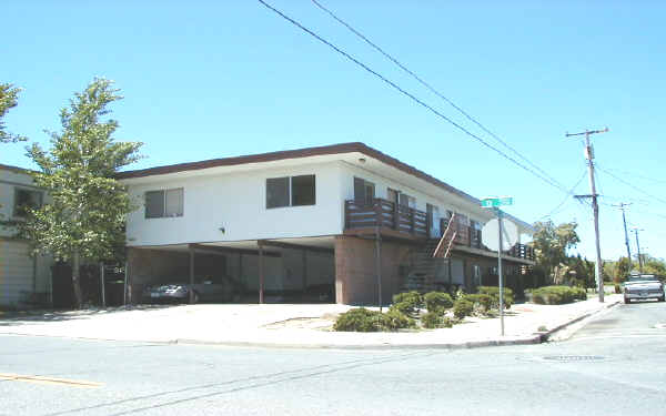 303 Lawton St in Antioch, CA - Building Photo - Building Photo