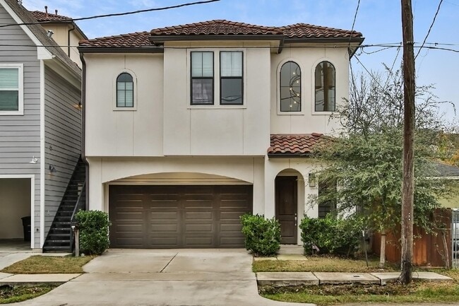 2011 Colorado St in Houston, TX - Building Photo - Building Photo