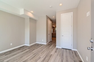 1994 Newland Ct in Lakewood, CO - Building Photo - Building Photo