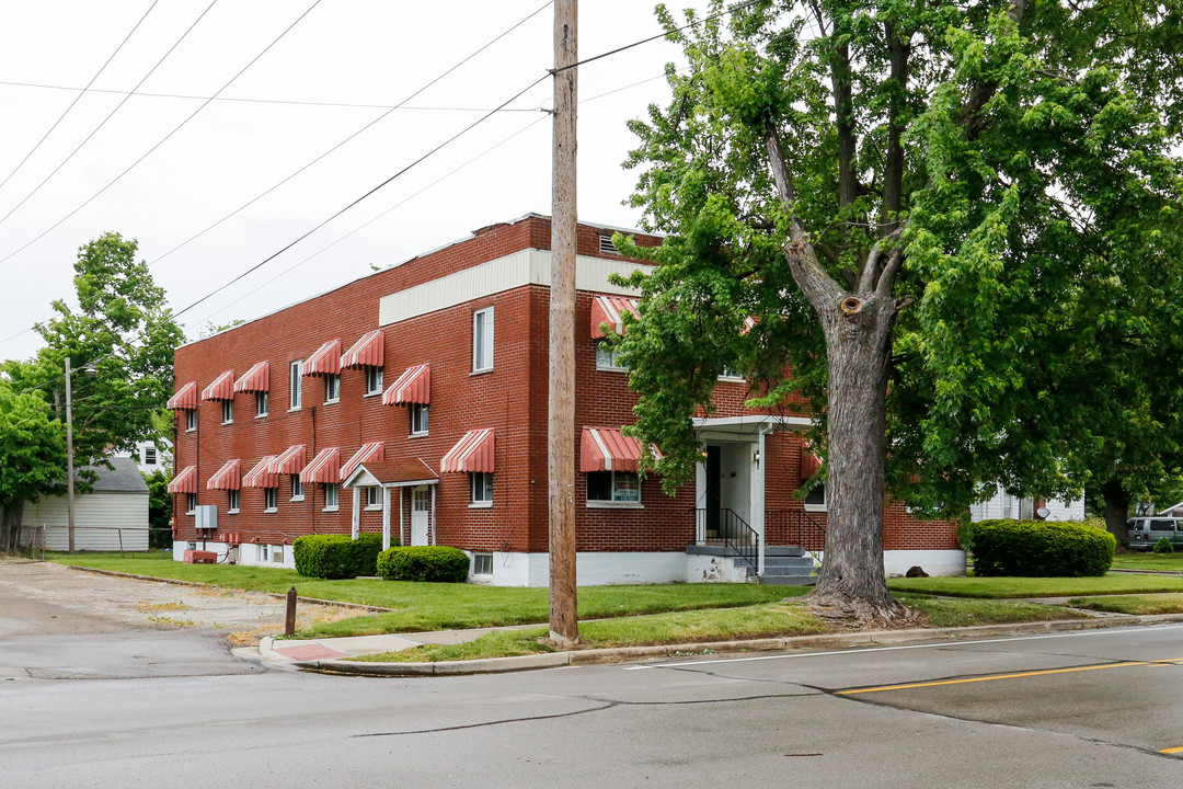 201 W Dayton Dr in Fairborn, OH - Foto de edificio