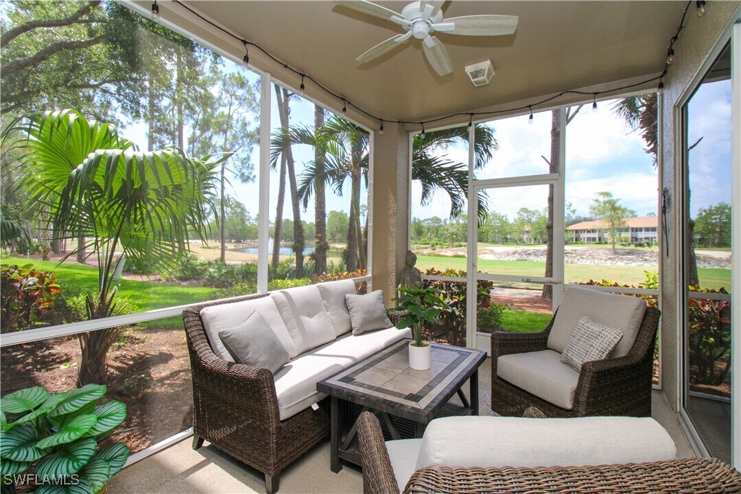 8217 Parkstone Pl in Naples, FL - Building Photo