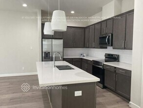 10518 Executive Lake Dr in Stafford, TX - Foto de edificio - Building Photo
