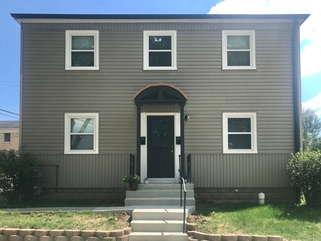 217 Lane St, Unit 217 1/2