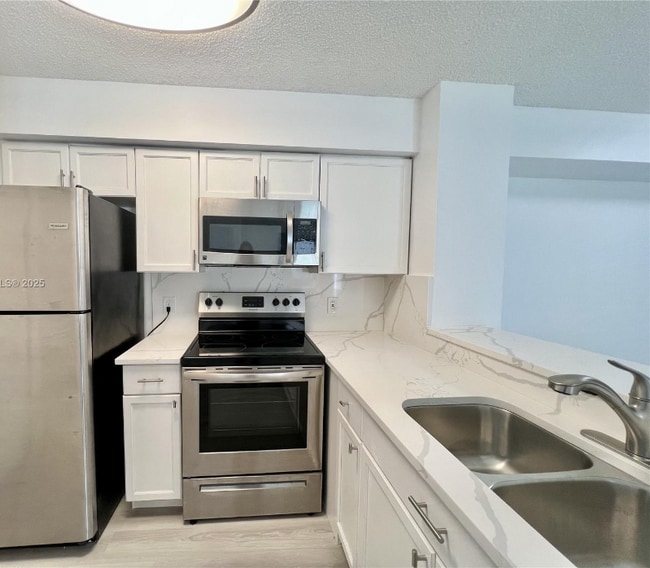 650 S Park Rd in Hollywood, FL - Building Photo - Building Photo
