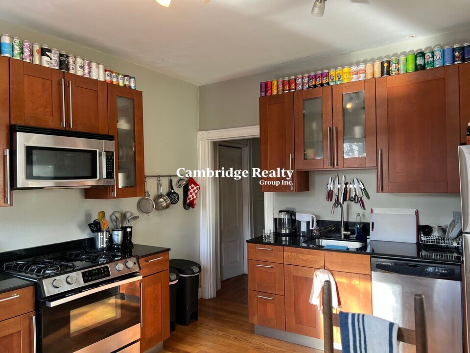 18 Clary St in Cambridge, MA - Building Photo