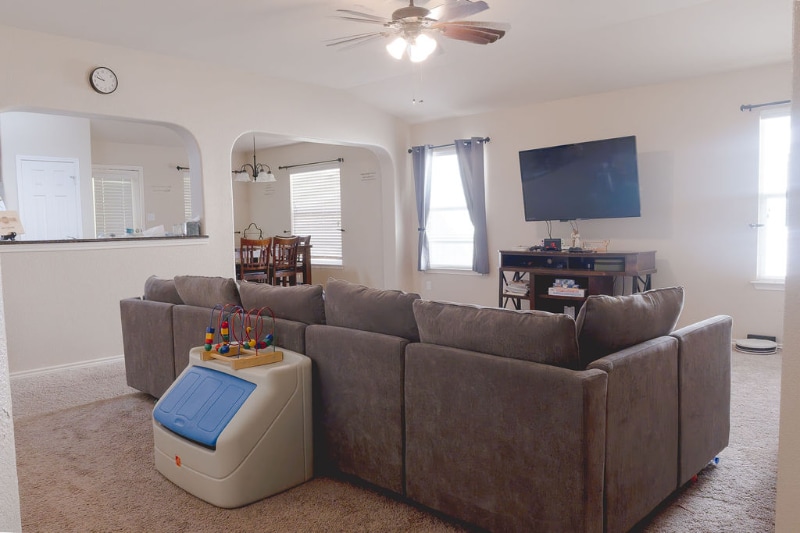 606 Lakemont Dr in Hutto, TX - Foto de edificio
