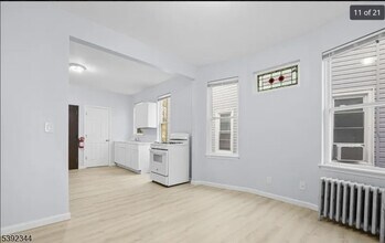 38 Franklin Ave in West Orange, NJ - Building Photo - Building Photo