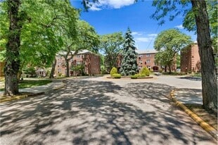 1497 Terrace Cir, Unit 1 in Teaneck, NJ - Building Photo