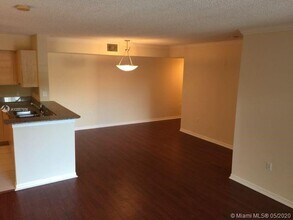 2427 Centergate Dr-Unit -N/A in Miramar, FL - Building Photo - Building Photo