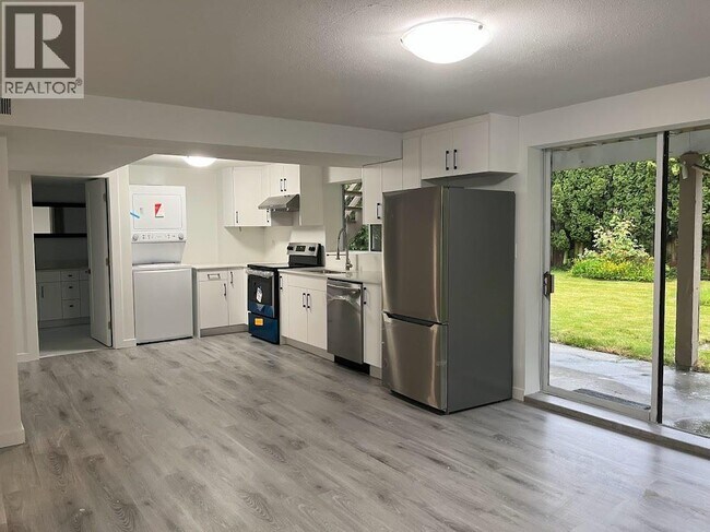 6040 Christina Rd in Richmond, BC - Building Photo - Building Photo
