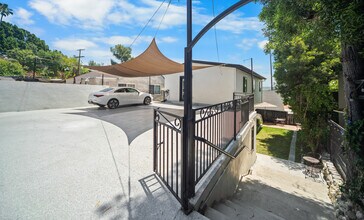 5928 Weaver St in Los Angeles, CA - Foto de edificio - Building Photo