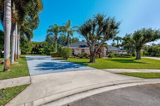15495 Rolling Meadows Cir in Wellington, FL - Building Photo - Building Photo