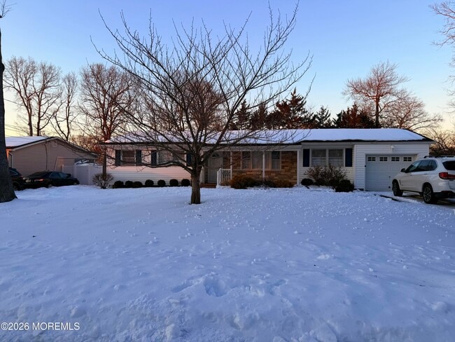 340 Suburban Dr in Toms River, NJ - Building Photo - Building Photo