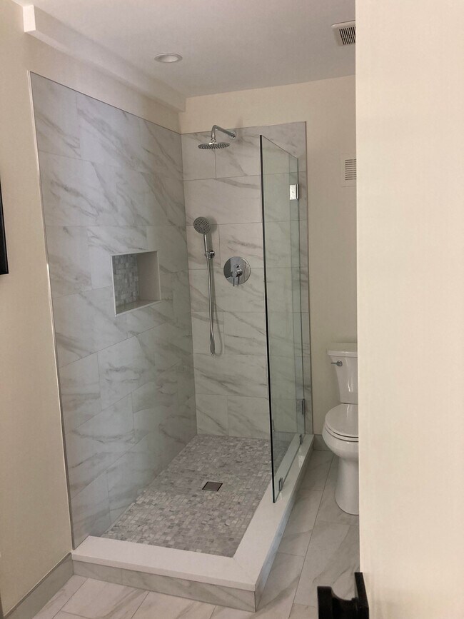 748 Mainsail Ln, Unit 748 Mainsail Lane in Secaucus, NJ - Building Photo - Building Photo