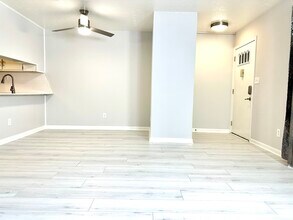 124 S Sherrin Ave, Unit 4 in St Matthews, KY - Building Photo - Building Photo