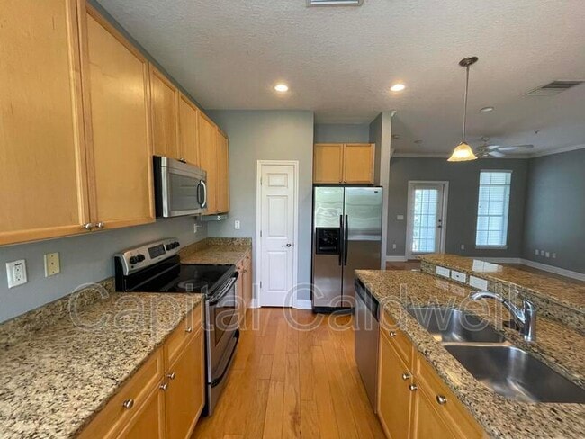 4501 Bay Spring Ct in Tampa, FL - Building Photo - Building Photo