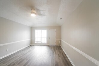 6525 Bald Cypress Cove in Memphis, TN - Foto de edificio - Building Photo