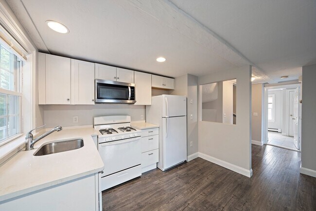 238 Neponset St in Canton, MA - Building Photo - Building Photo